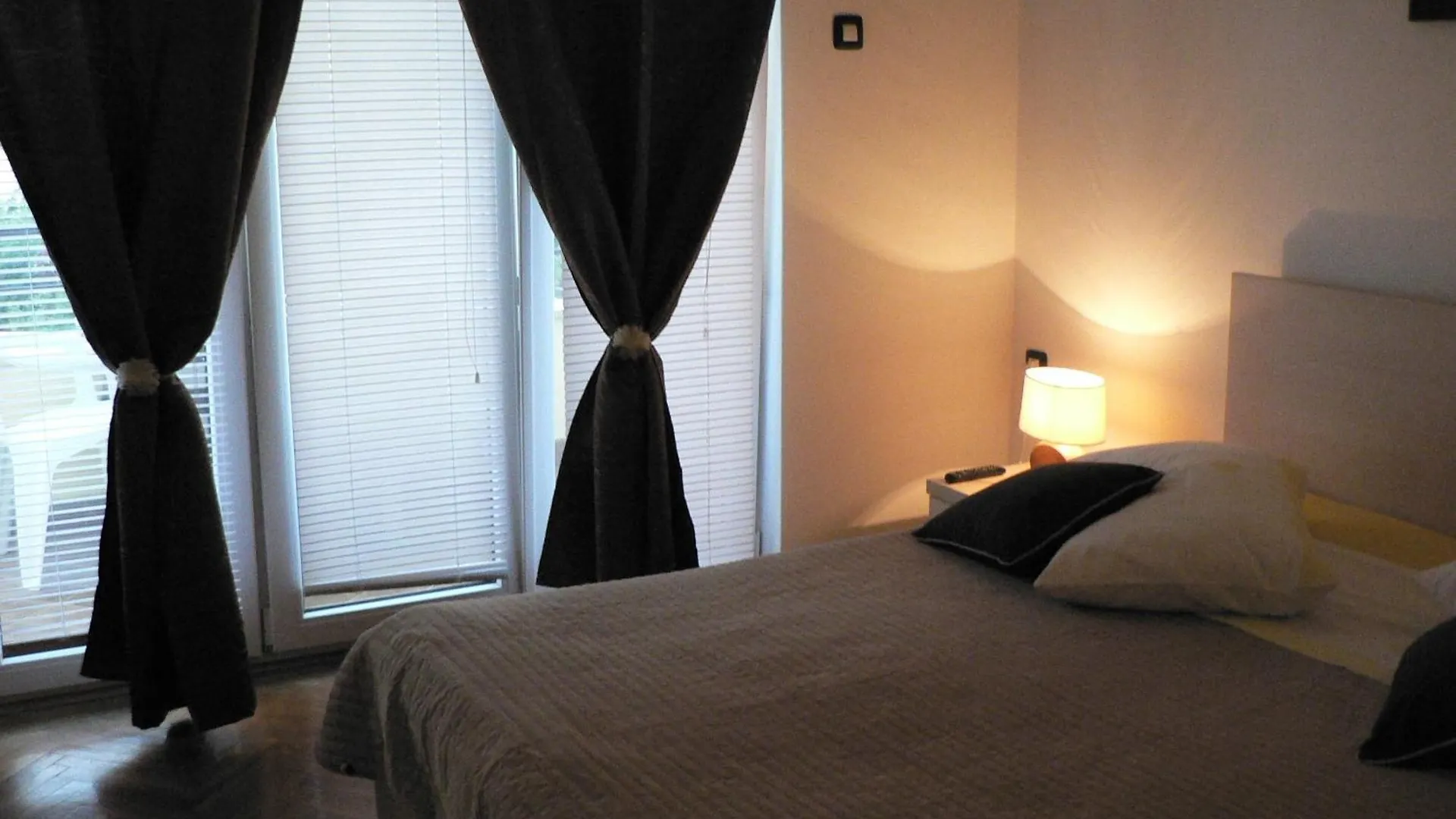 Apartments With Parking Spaces Pula - 23335
